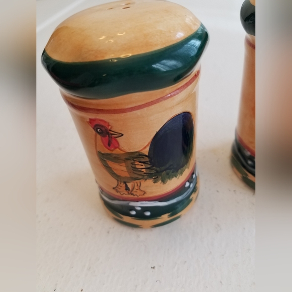 Set of 2 Rooster Ceramic Salt and Pepper Shaker Farmhouse Cottage - Picture 4 of 8